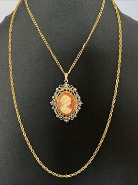 Vintage ART Arthur Pepper Cameo Pendant Necklace Gold Tone Victorian Filigree
